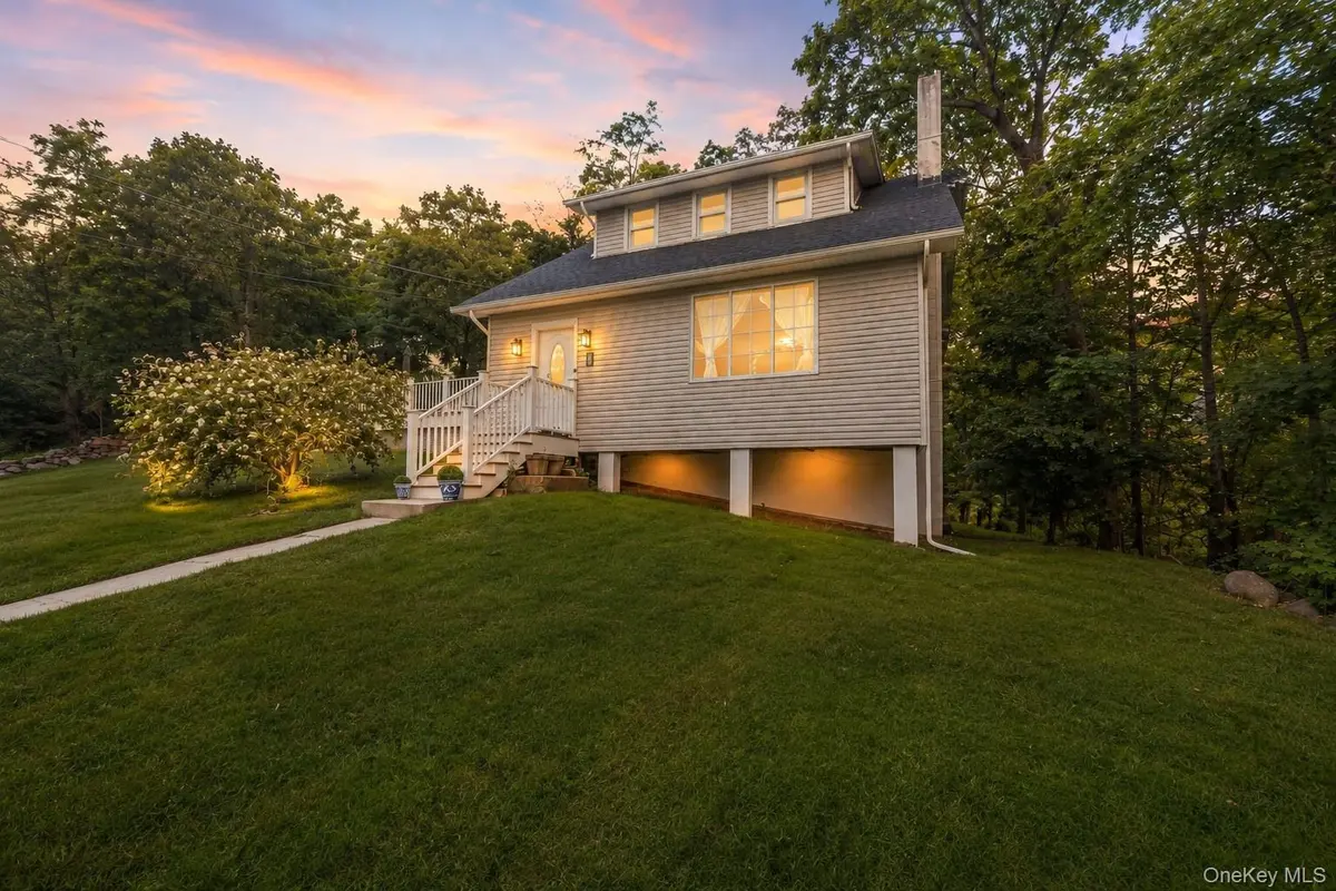 16 Hillside AVE, Highland Falls, NY 10928