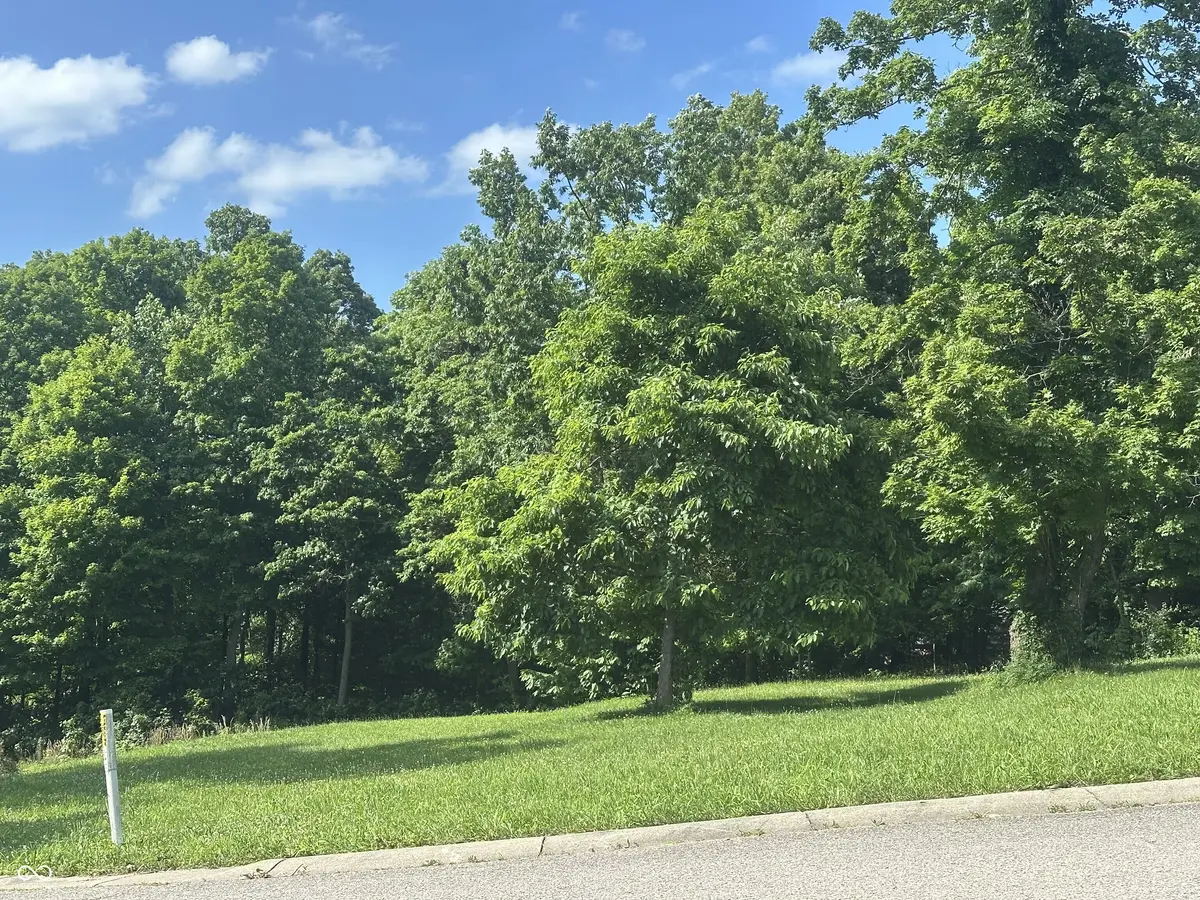 2131 N Wolf Den LN, Martinsville, IN 46151