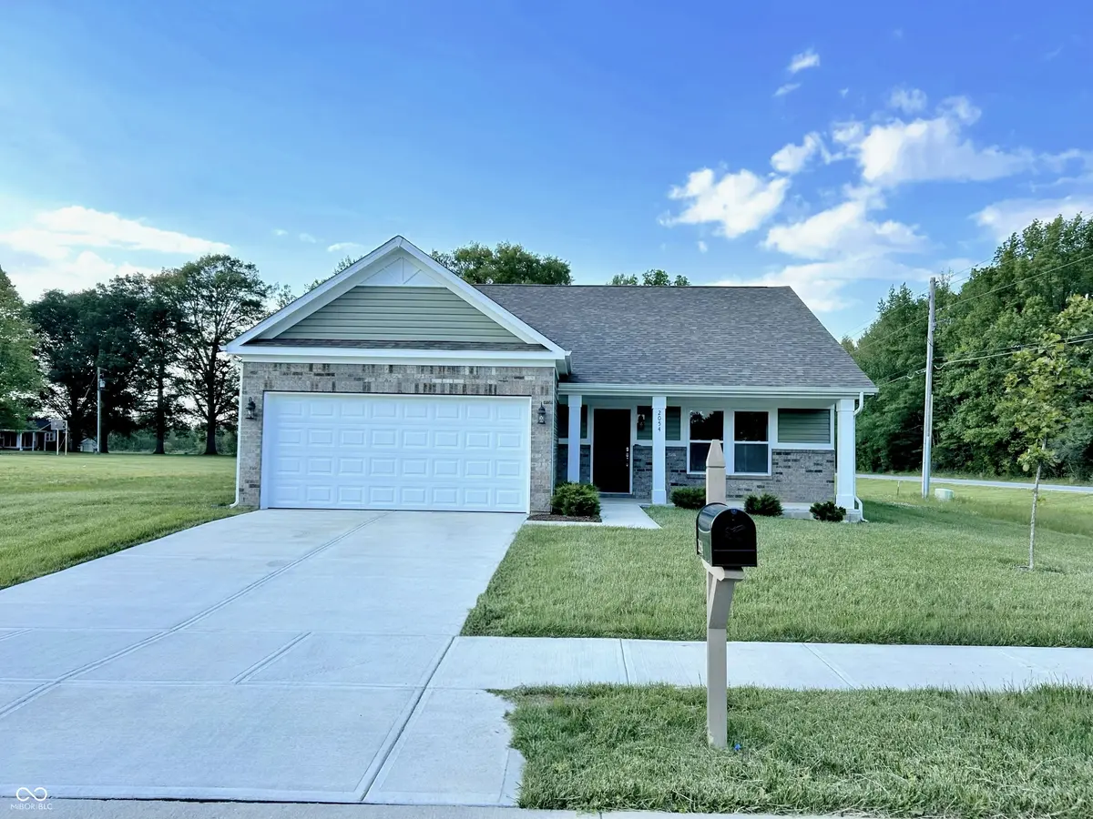 2054 Heron DR, Seymour, IN 47274