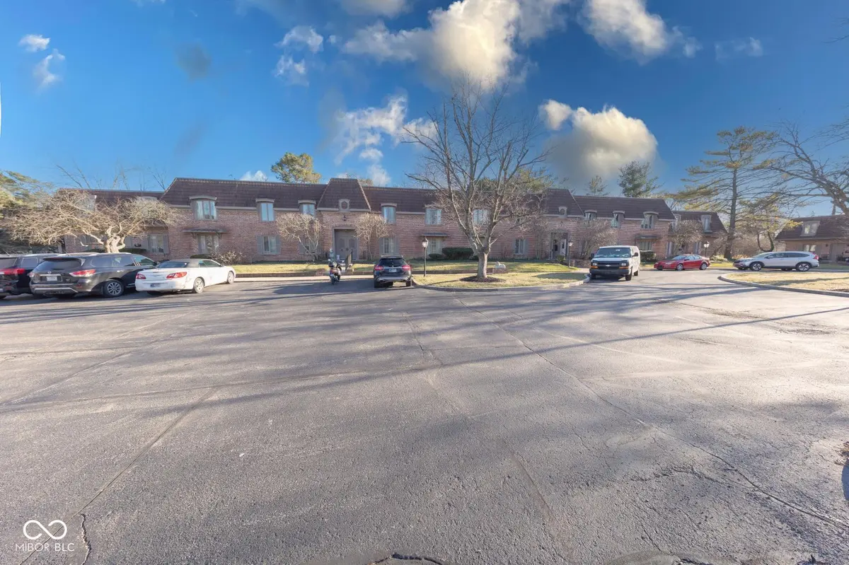 5525 Roxbury TER, Indianapolis, IN 46226