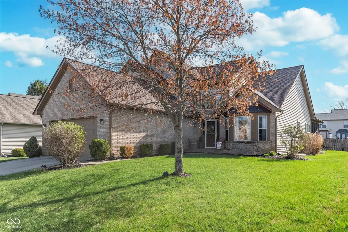 10518 Greenway DR, Fishers, IN 46037