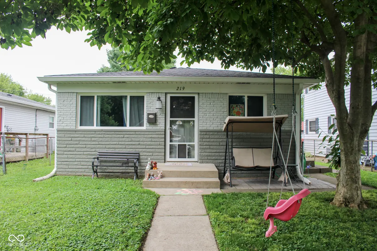219 N 9th AVE, Beech Grove, IN 46107