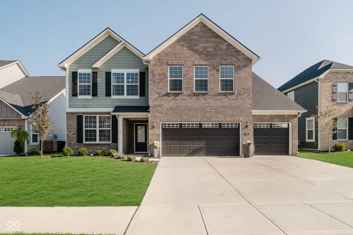 6944 Oakcrest DR, Mccordsville, IN 46055