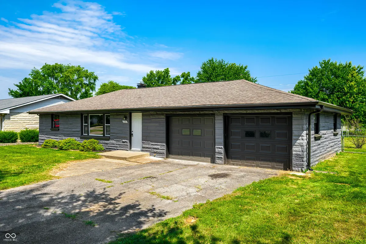 2230 Sims DR, Columbus, IN 47203