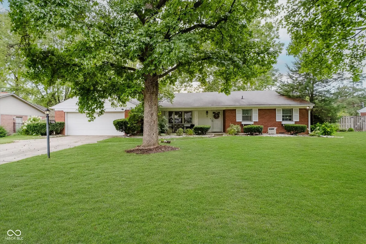 6336 Green Leaves RD, Indianapolis, IN 46220