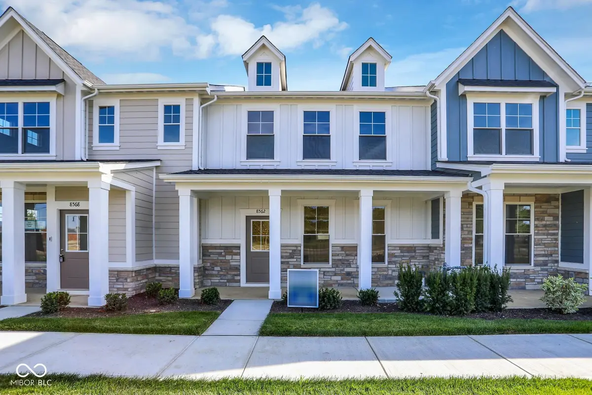 8562 GoldFinch RD, Brownsburg, IN 46112