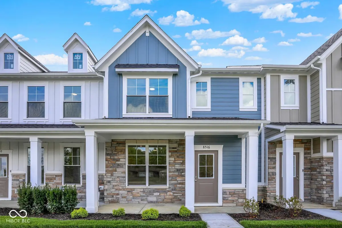 8516 Goldfinch RD, Brownsburg, IN 46112