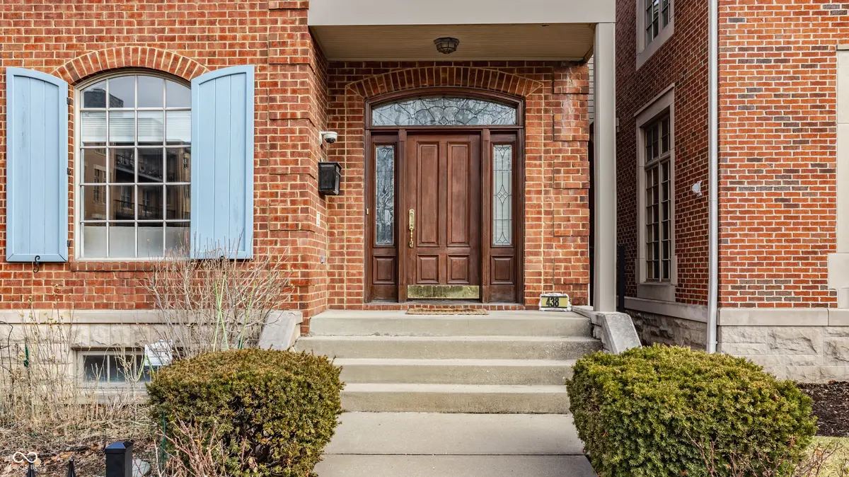 438 E Vermont ST, Indianapolis, IN 46202