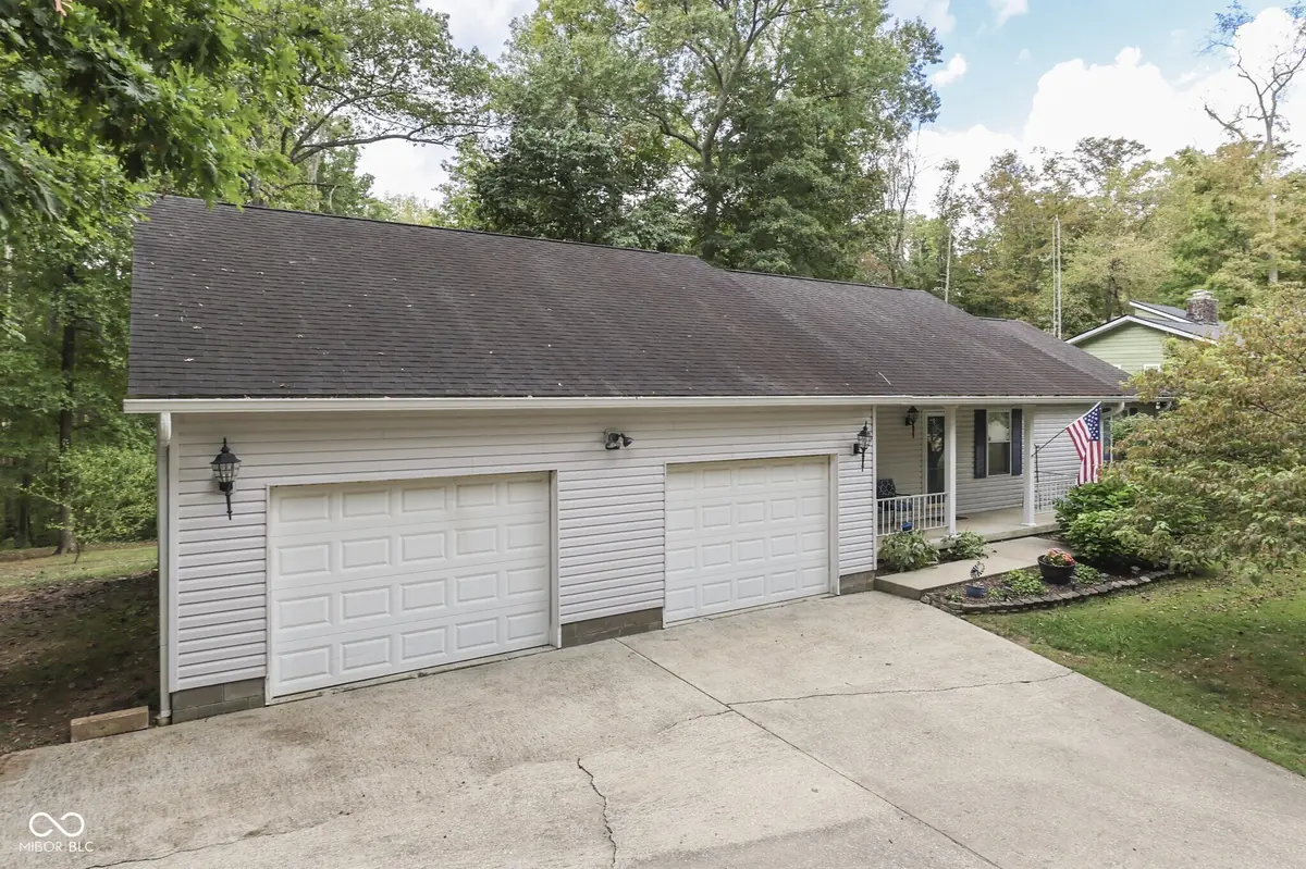 596 Briarwood LN, Bedford, IN 47421