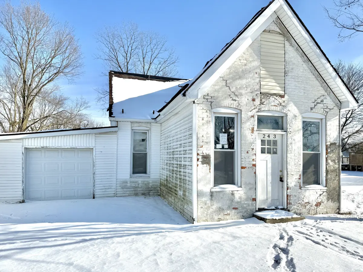 263 S Carthage RD, Charlottesville, IN 46117