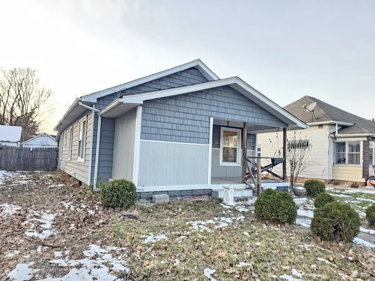 2011 McKinley ST, Anderson, IN 46016