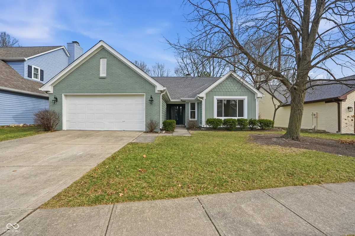 9939 Estep DR, Carmel, IN 46280