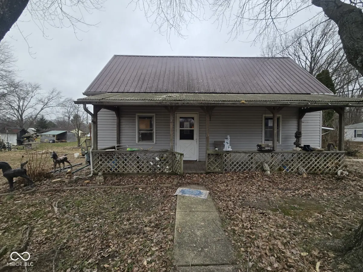 903 S Sallust ST, Jasonville, IN 47438