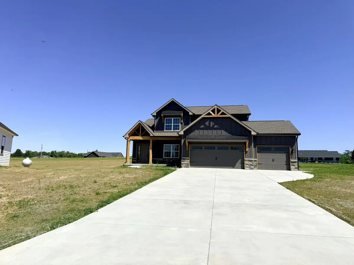 8 Pine Hills CT, Crawfordsville, IN 47933
