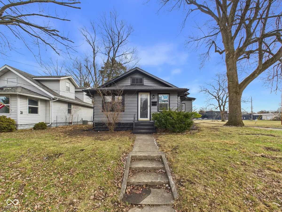422 S Hutchinson AVE, Muncie, IN 47303
