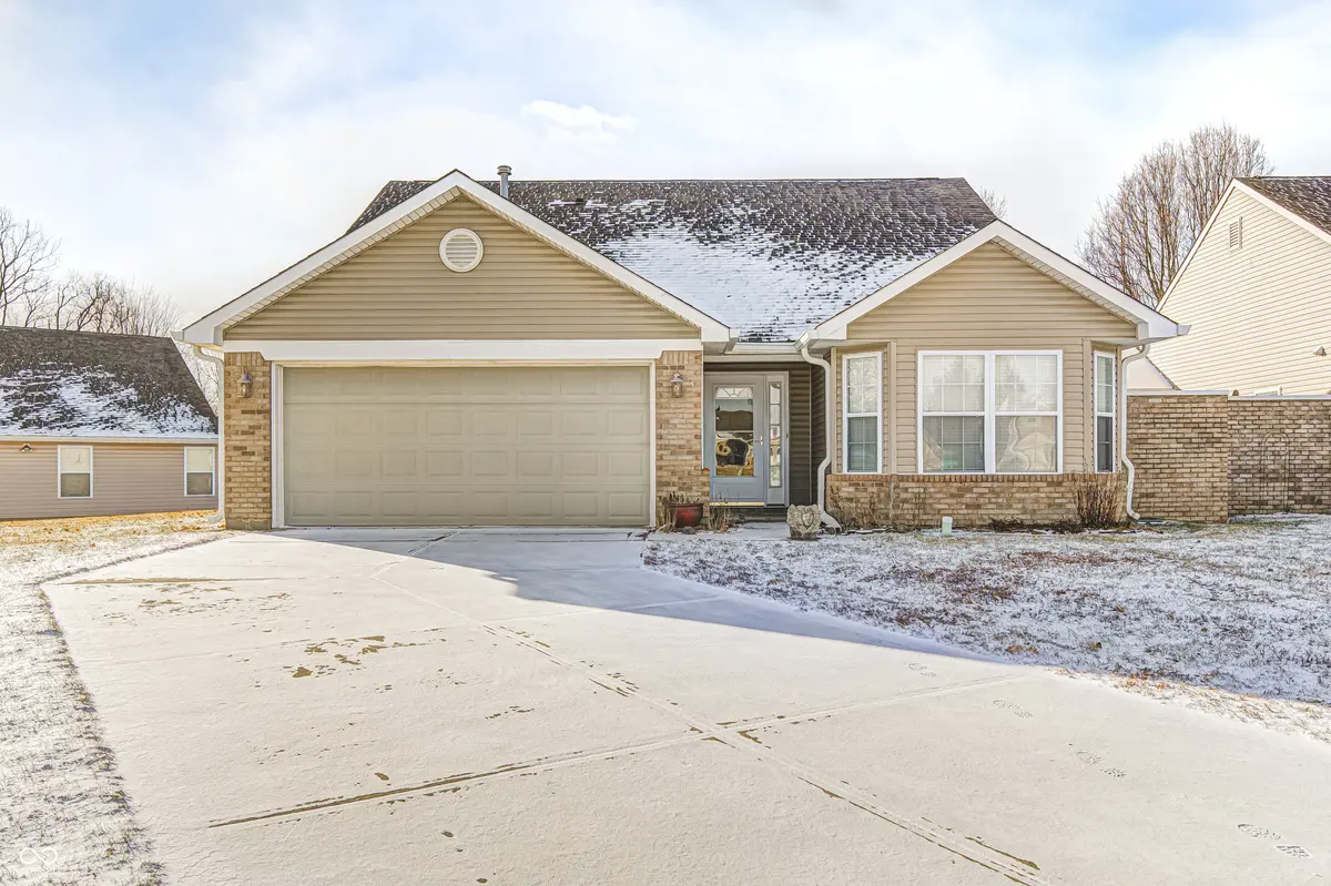 721 Treeview CIR, Avon, IN 46123