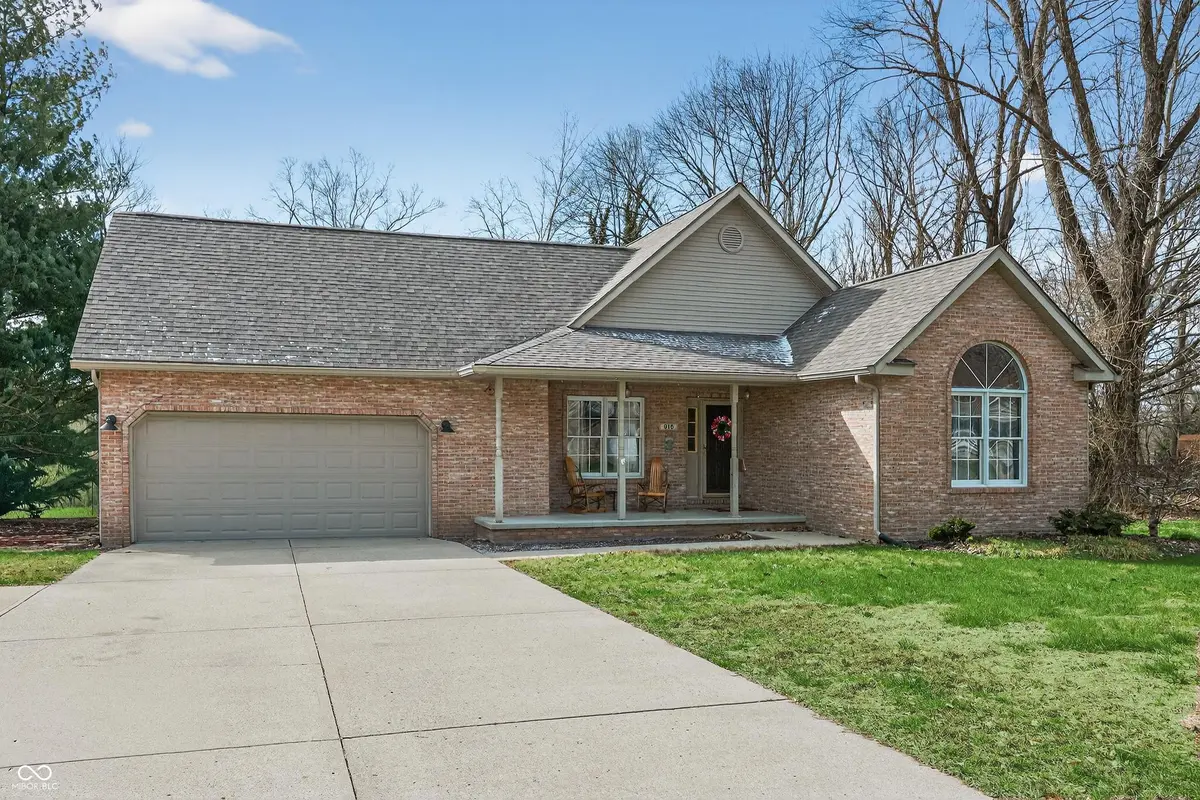 916 Poplar Cove CT, Brownstown, IN 47220