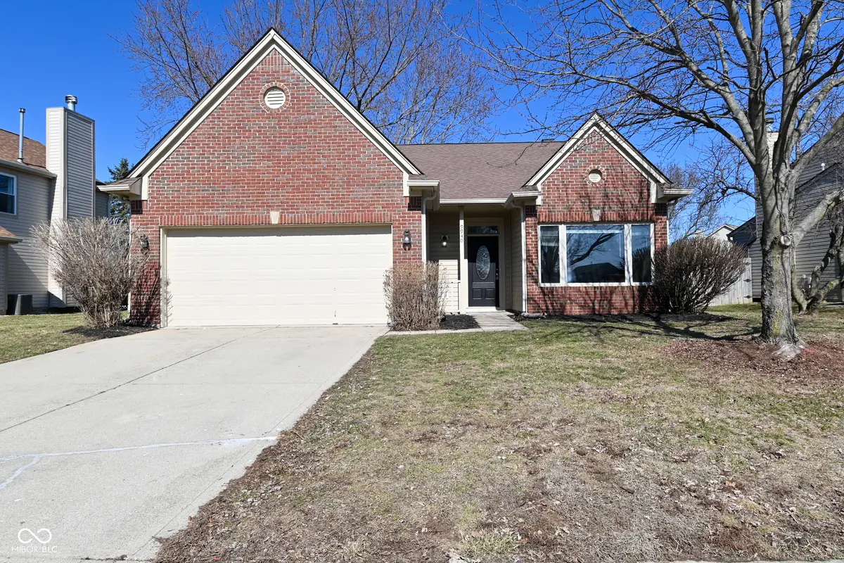 9940 Wellcroft LN, Indianapolis, IN 46236