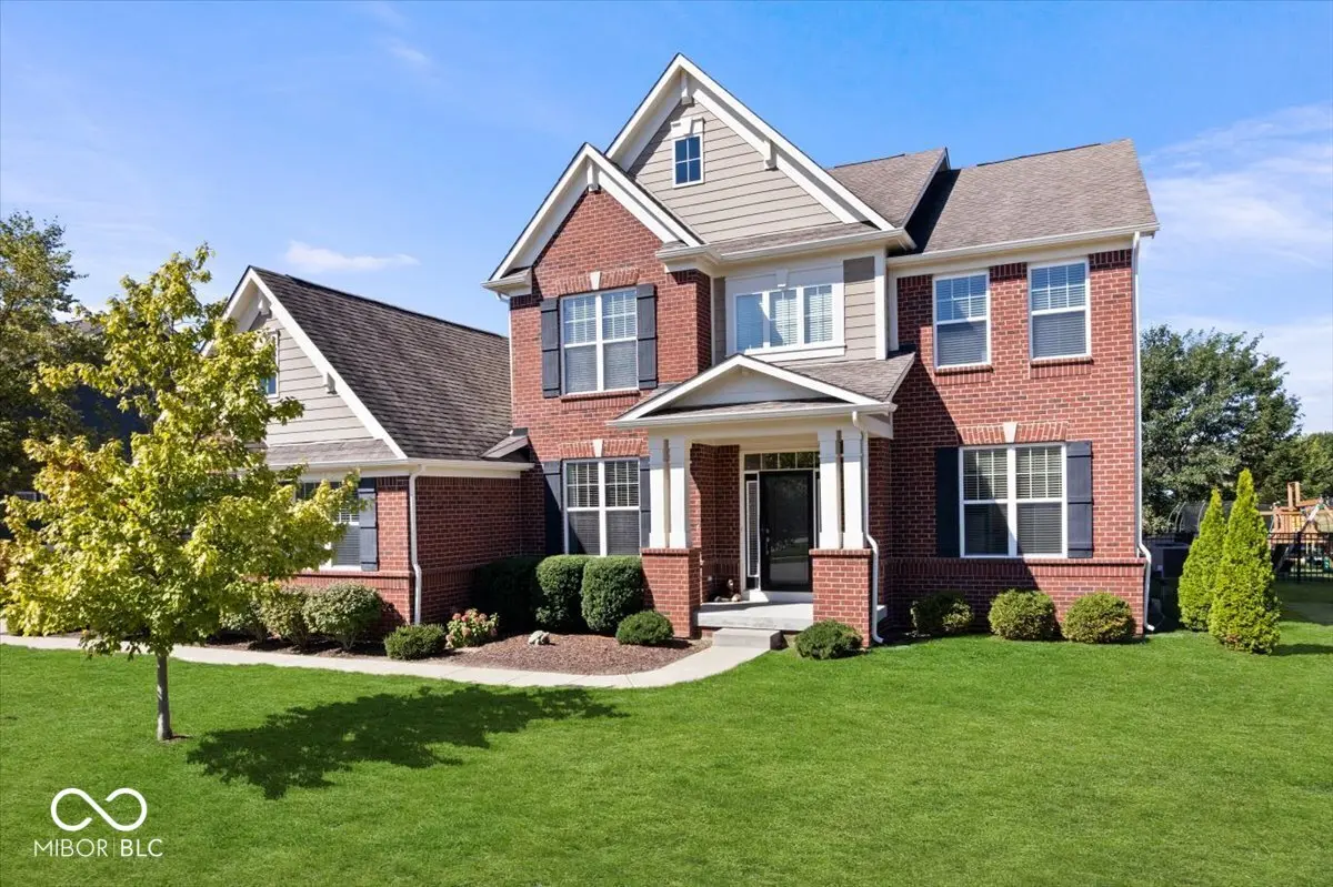 6406 Concord DR, Zionsville, IN 46077