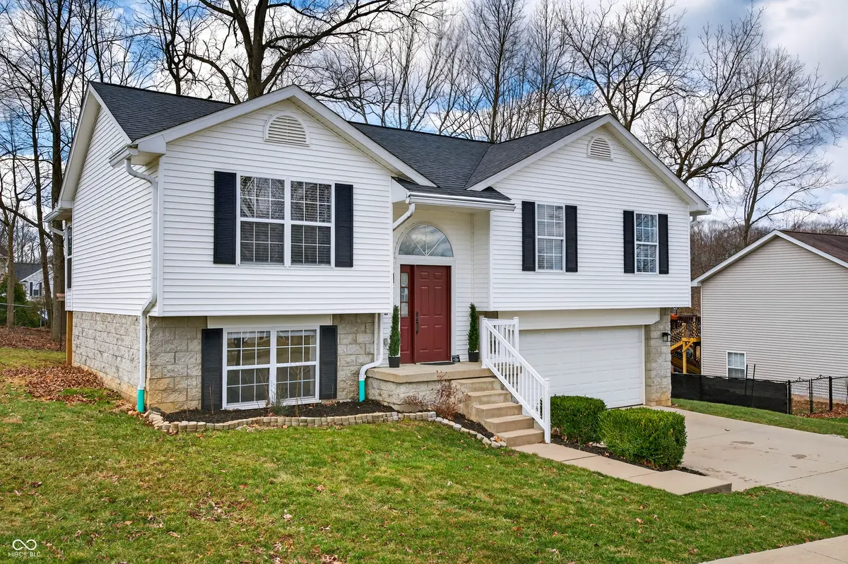 638 E Ironsides DR, Ellettsville, IN 47429