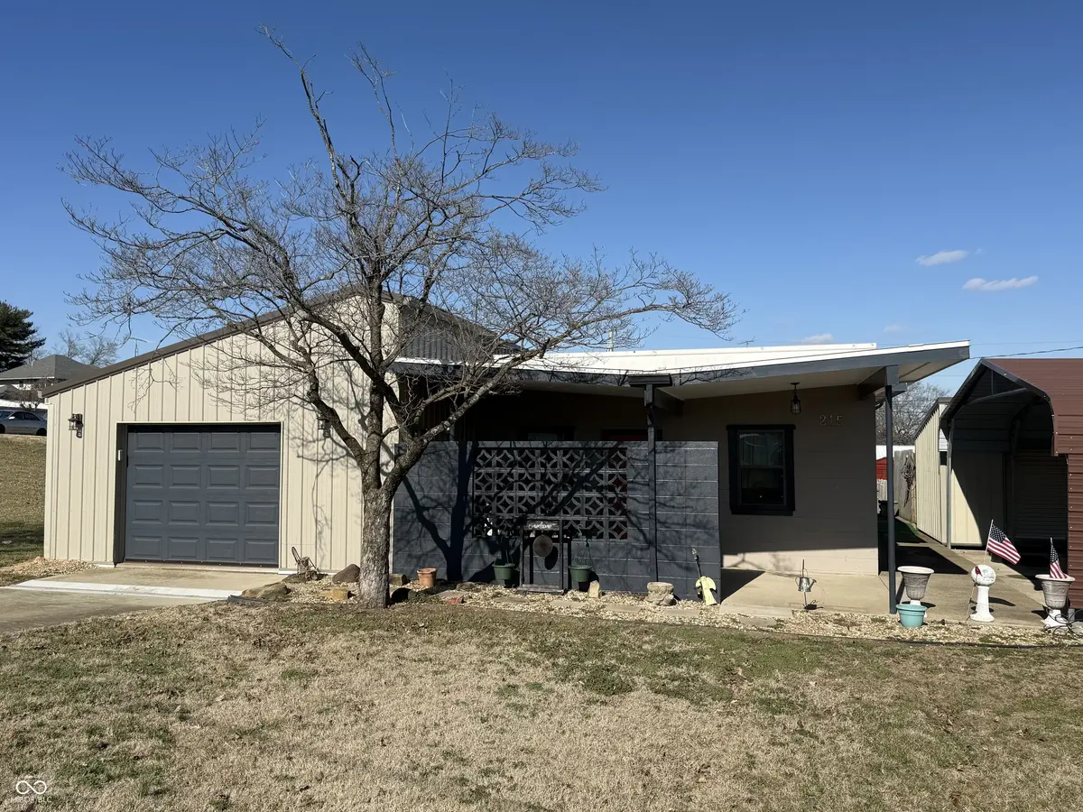 215 W Cross ST, Brownstown, IN 47220