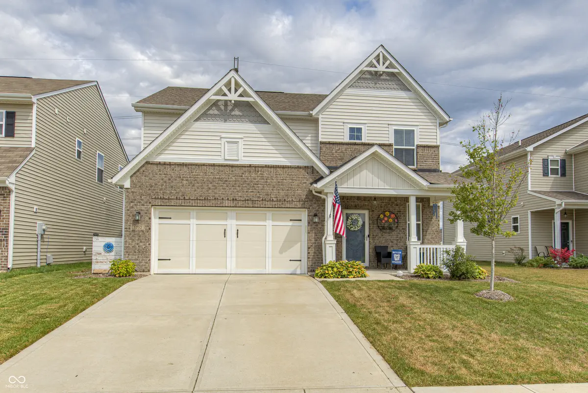 5752 Bluff View LN, Whitestown, IN 46075
