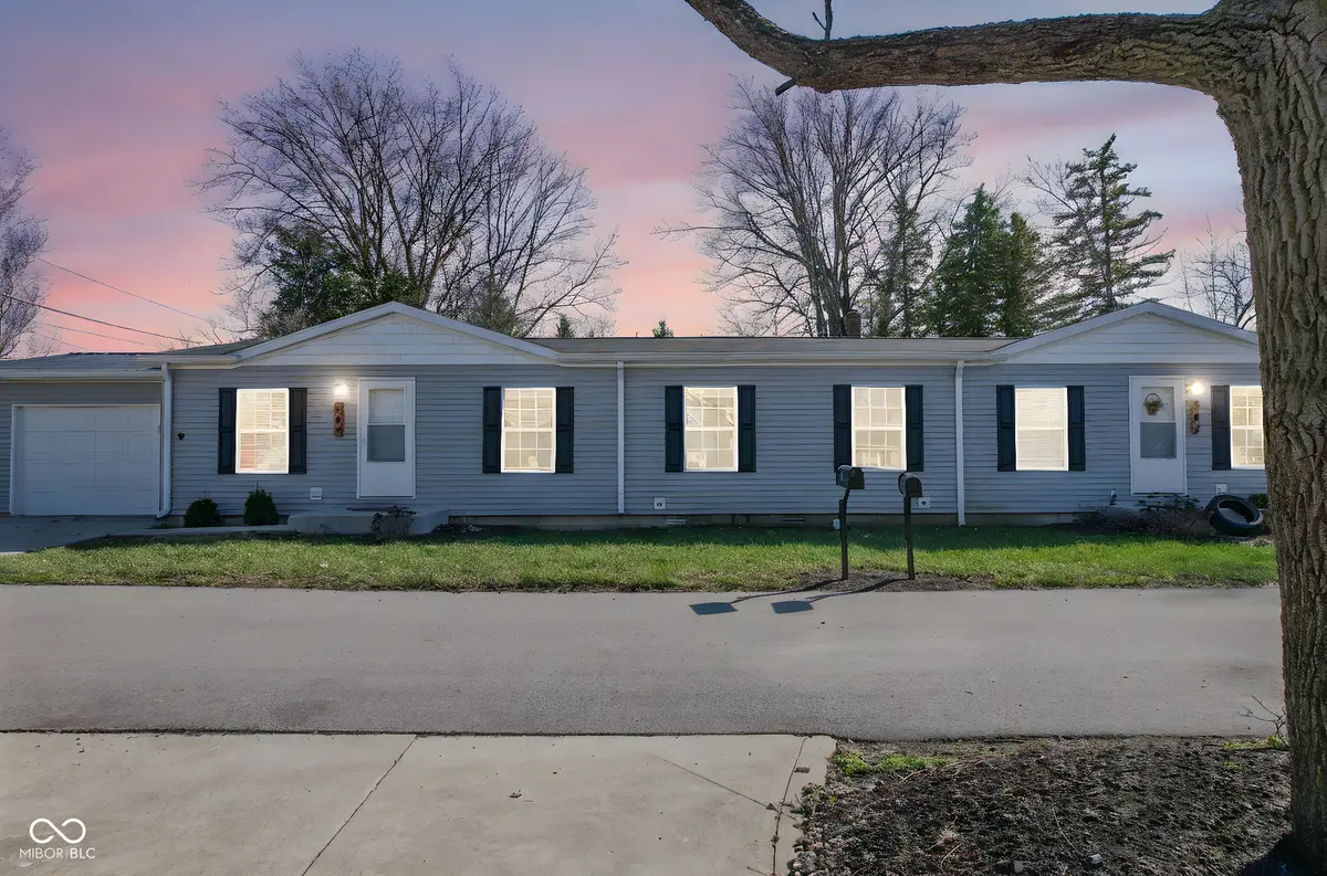 202-204 E 11th ST, Sheridan, IN 46069
