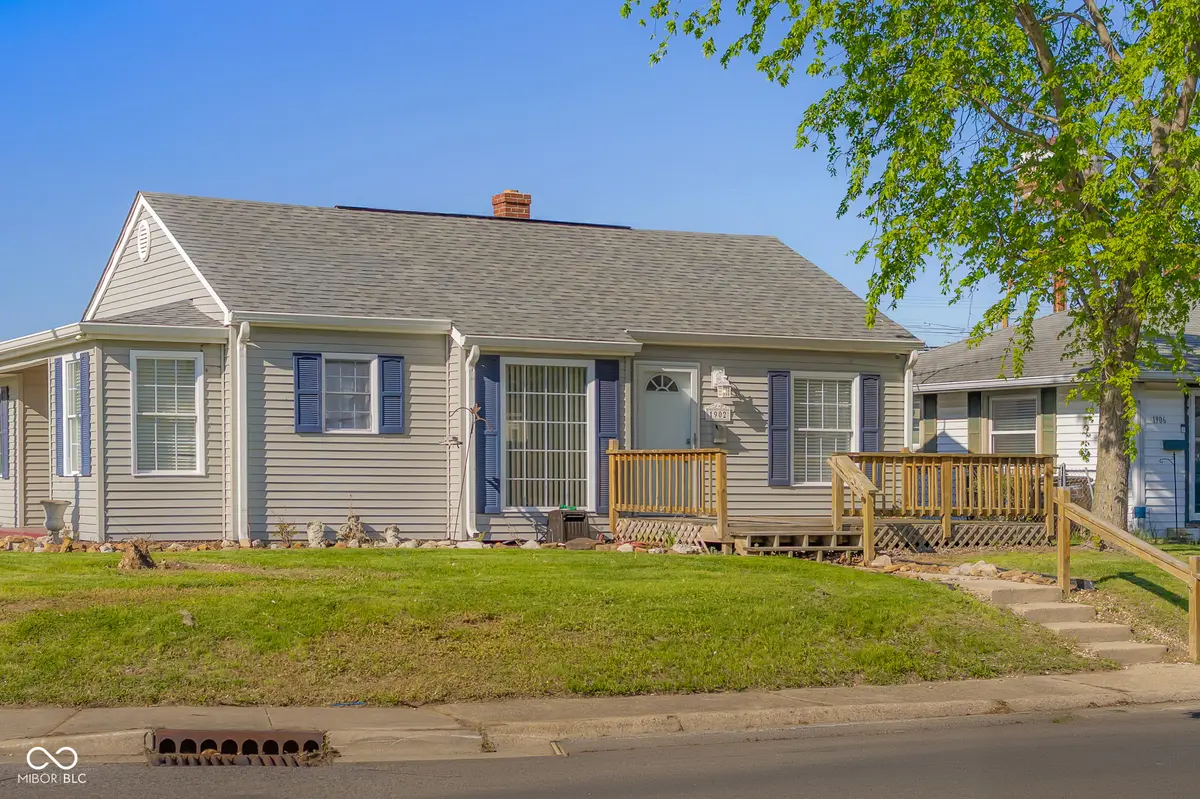 1902 14th ST, Columbus, IN 47201