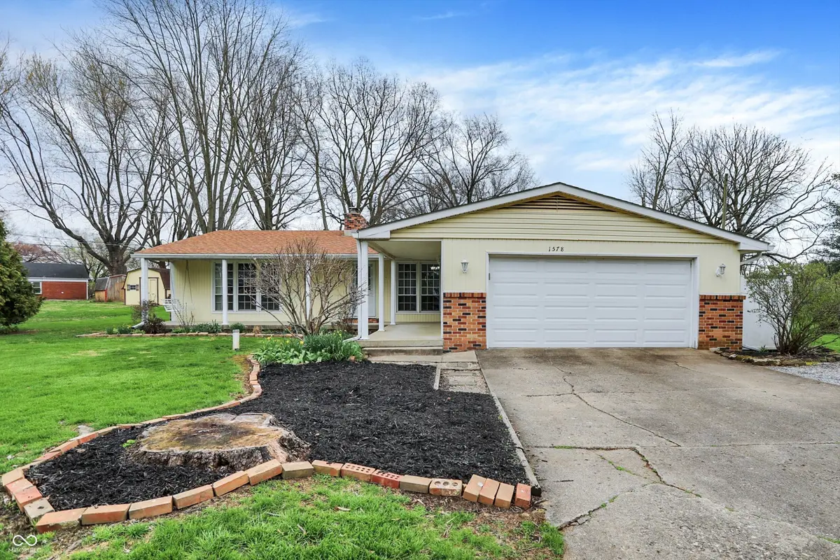 1578 Edgehill RD, Shelbyville, IN 46176