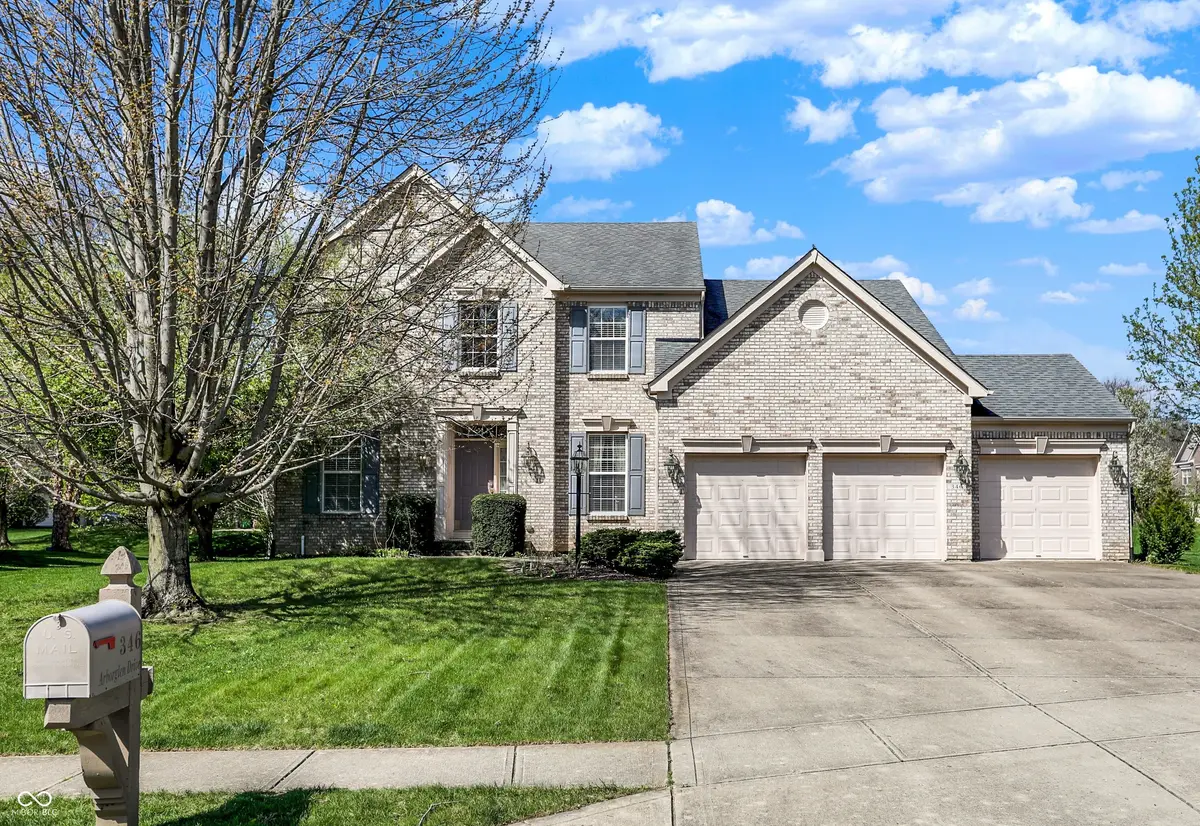 346 Arborglen DR, Brownsburg, IN 46112