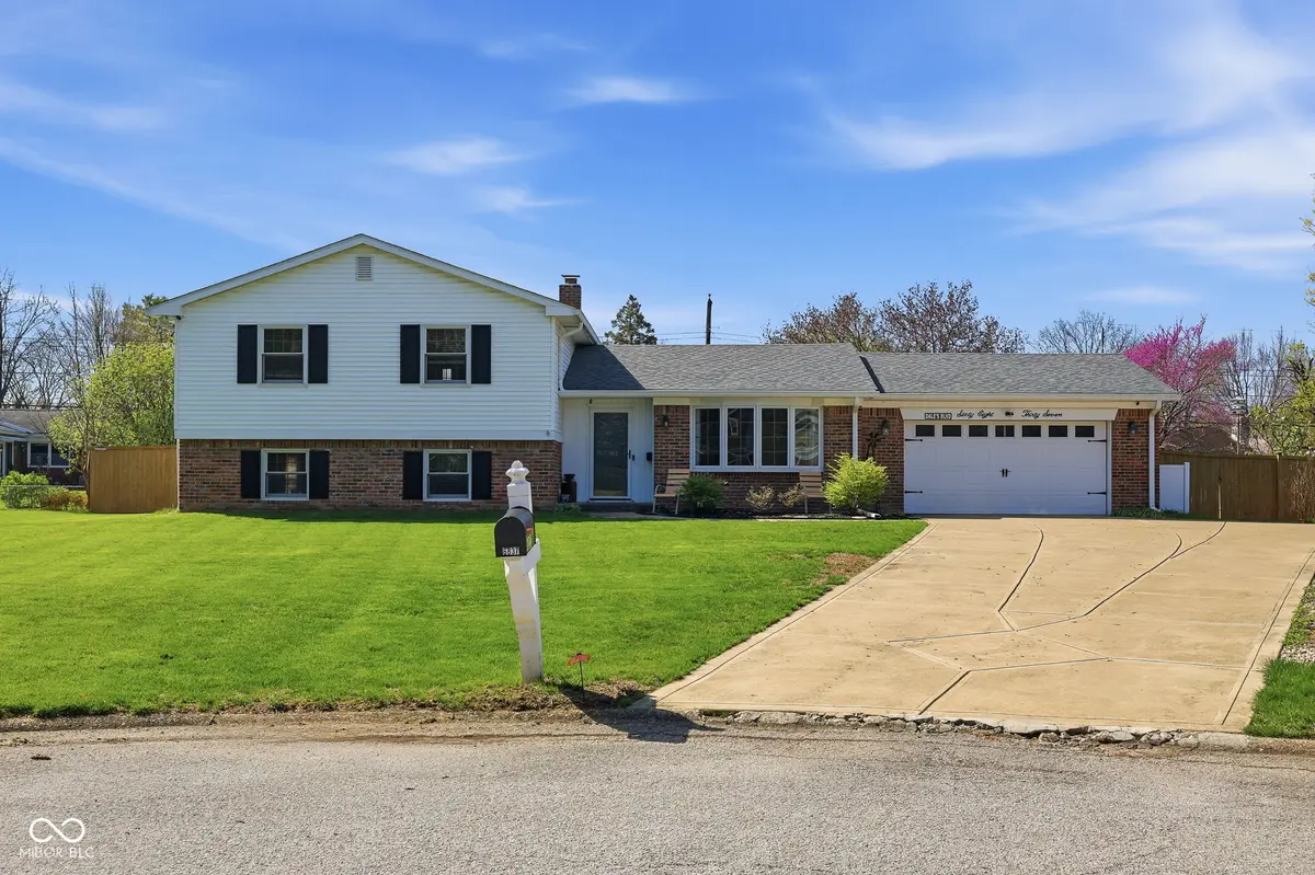 6837 Willoughby CT, Indianapolis, IN 46214