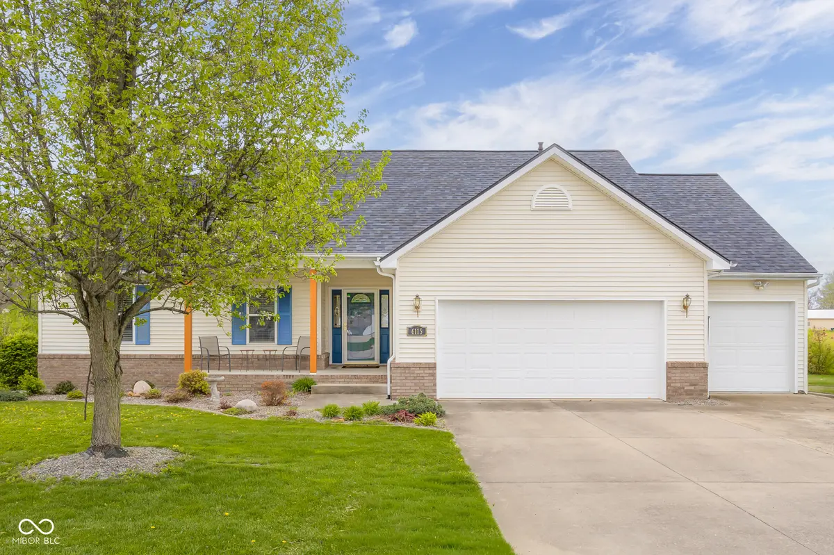 6115 E Prairie Stream WAY, Columbus, IN 47203