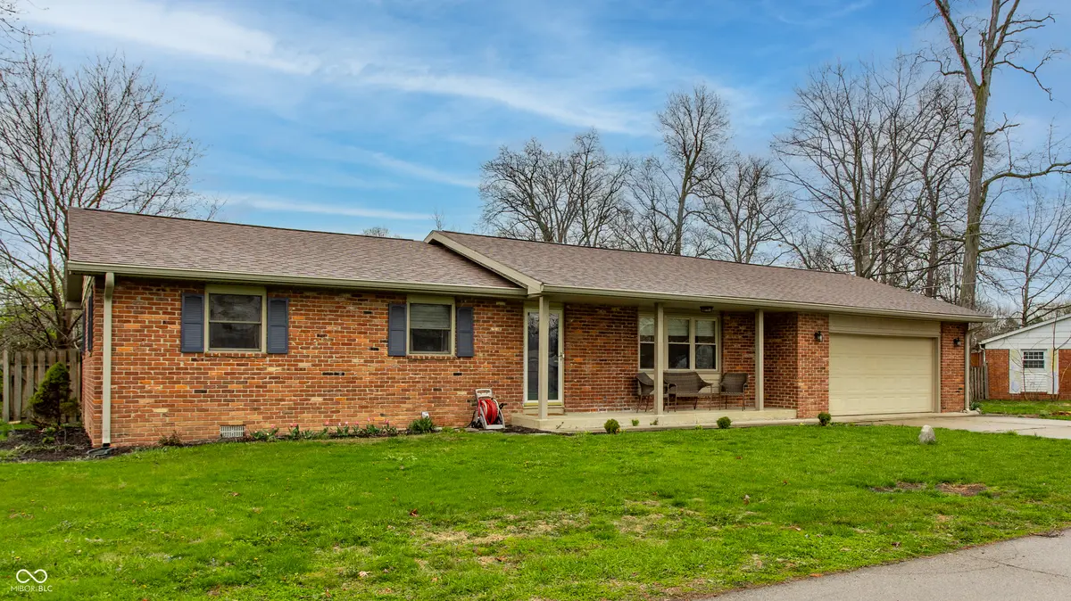 925 S Westchester Park DR, Yorktown, IN 47396