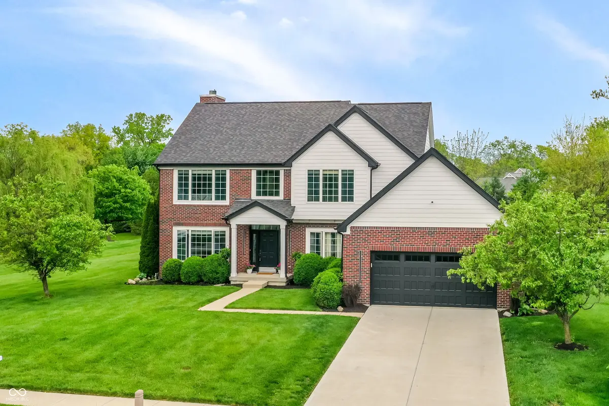4229 Greenthread DR, Zionsville, IN 46077