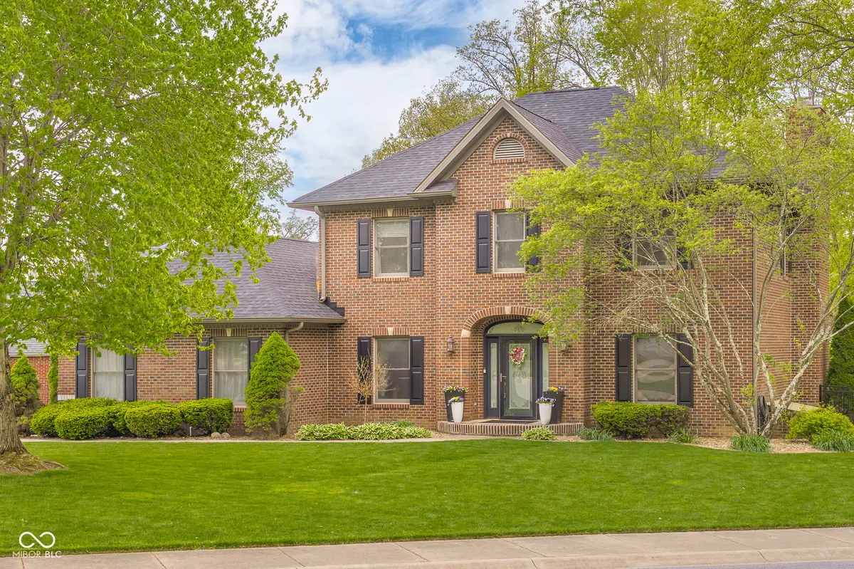 6075 Chinkapin DR, Columbus, IN 47201