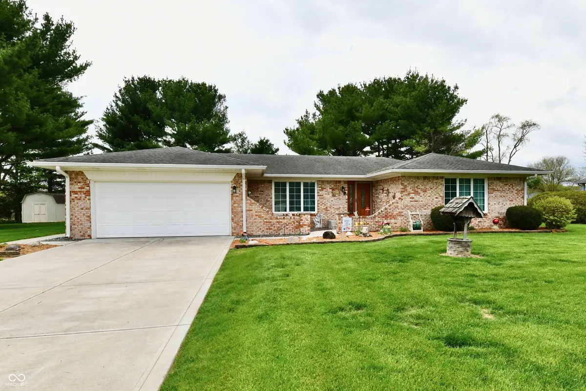4075 Lakewood CT, Clayton, IN 46118