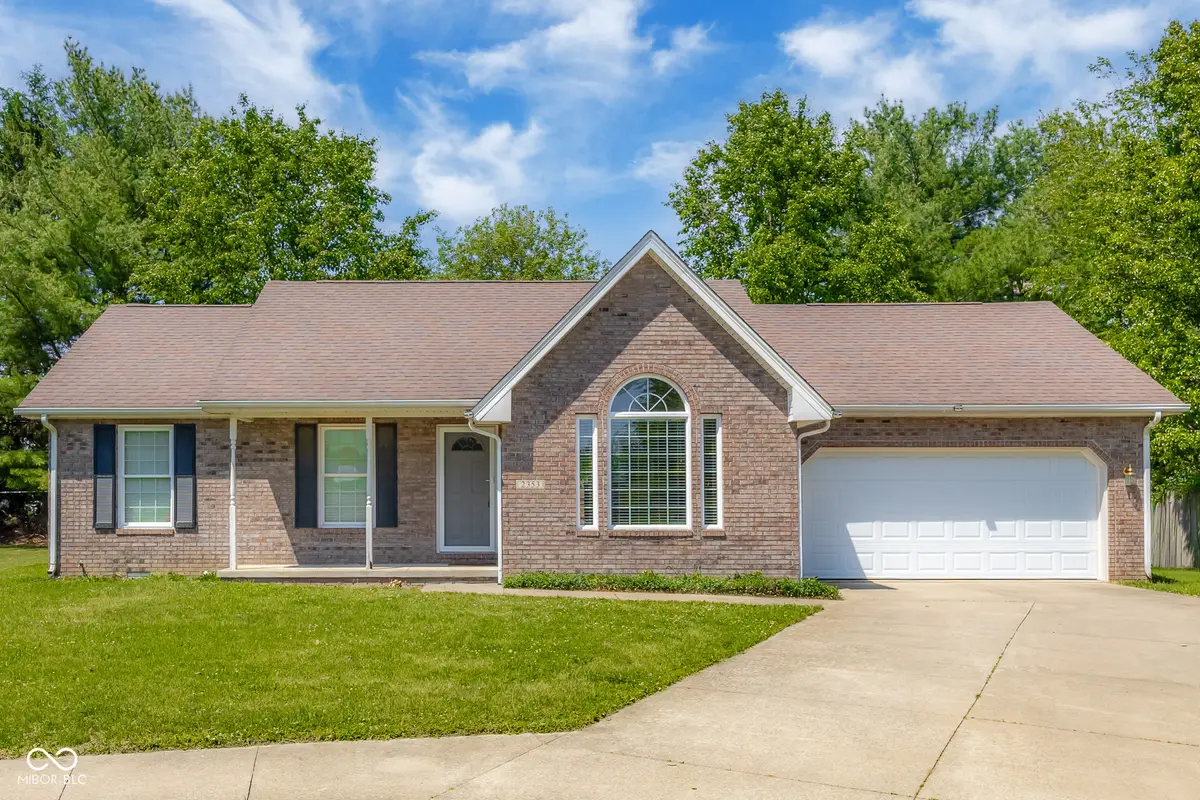 2353 McClennan CT N, Columbus, IN 47203