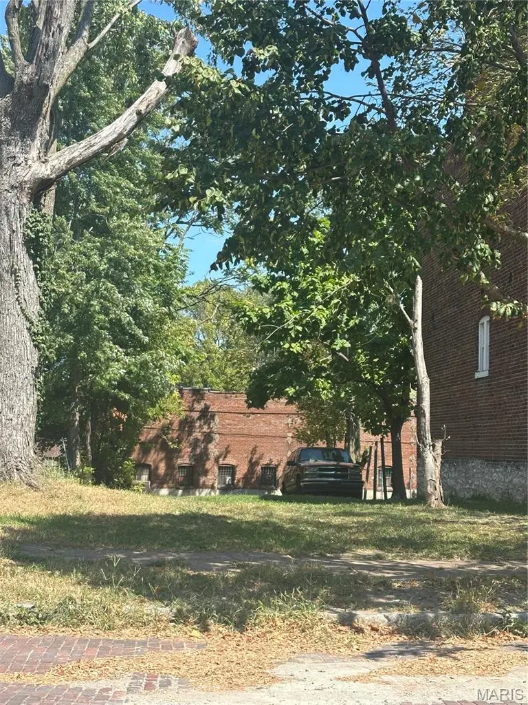 2919 Gasconade ST, St Louis, MO 63118