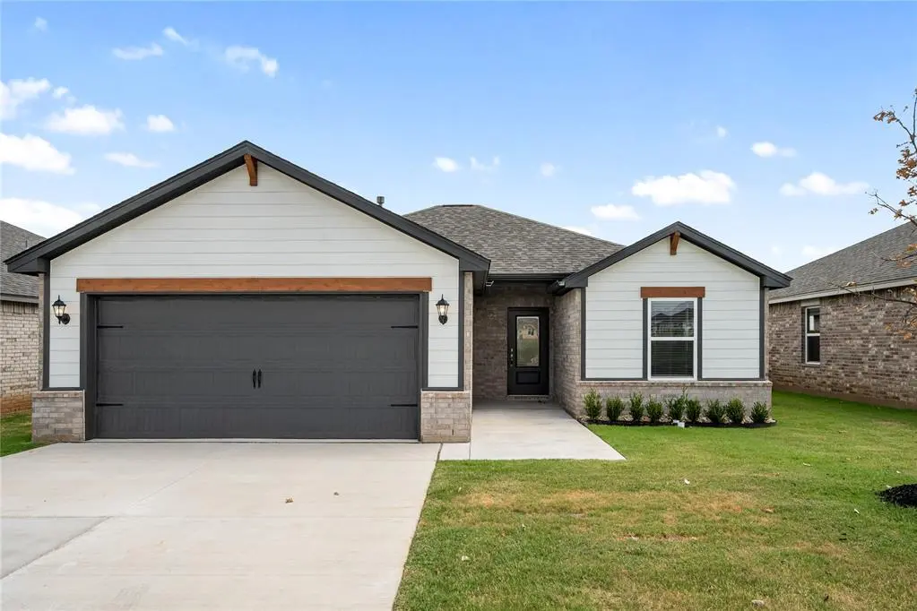 1521 Crimson Lake BLVD, El Reno, OK 73036
