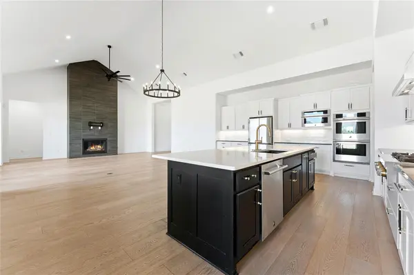 704 Prairie Clover DR, Dripping Springs, TX 78620