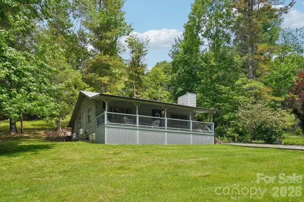 175 Village LN, Mars Hill, NC 28754
