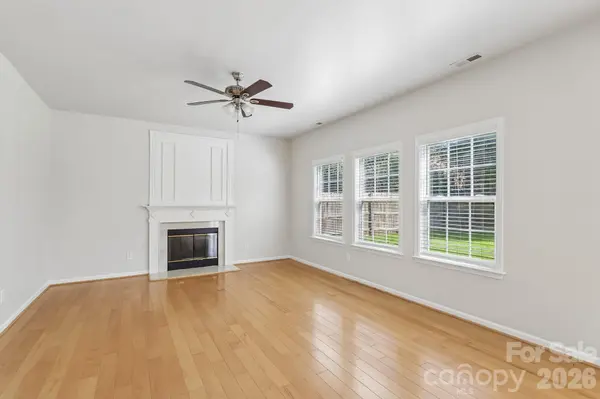 1915 Dundalk RD, Charlotte, NC 28270