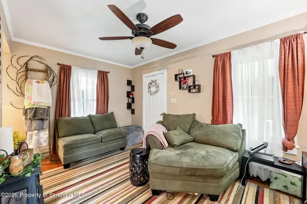 1027 Pennsylvania RT 390, Cresco, PA 18326