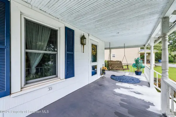 1027 Pennsylvania RT 390, Cresco, PA 18326