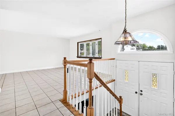 23 Marcy LN, Middletown, NY 10941