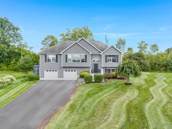 27 Frieda LN, Poughkeepsie, NY 12603