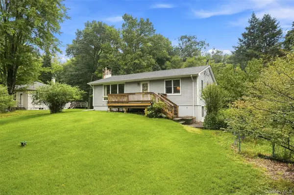 31 Red Barn RD, Pine Bush, NY 12566