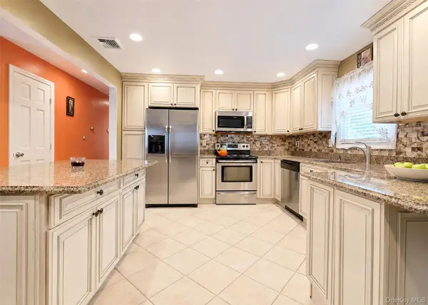 1028 Union BLVD, Bay Shore, NY 11706