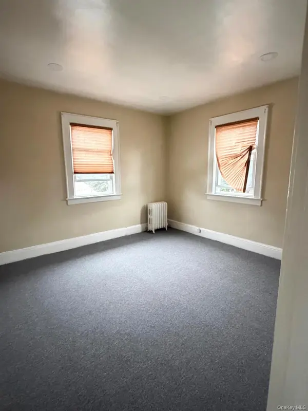 81 Irving AVE, Floral Park, NY 11001