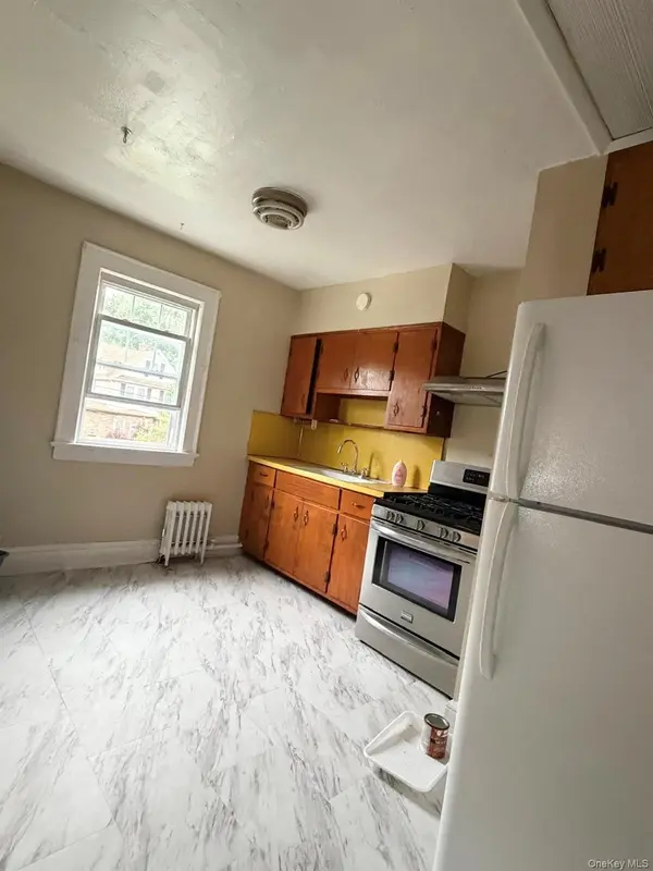 81 Irving AVE, Floral Park, NY 11001
